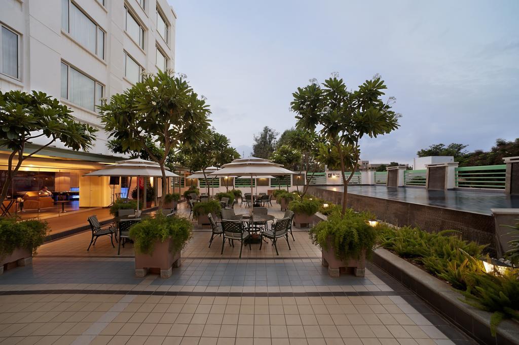 Kammasandra Radha Regent Electronic City מראה חיצוני תמונה