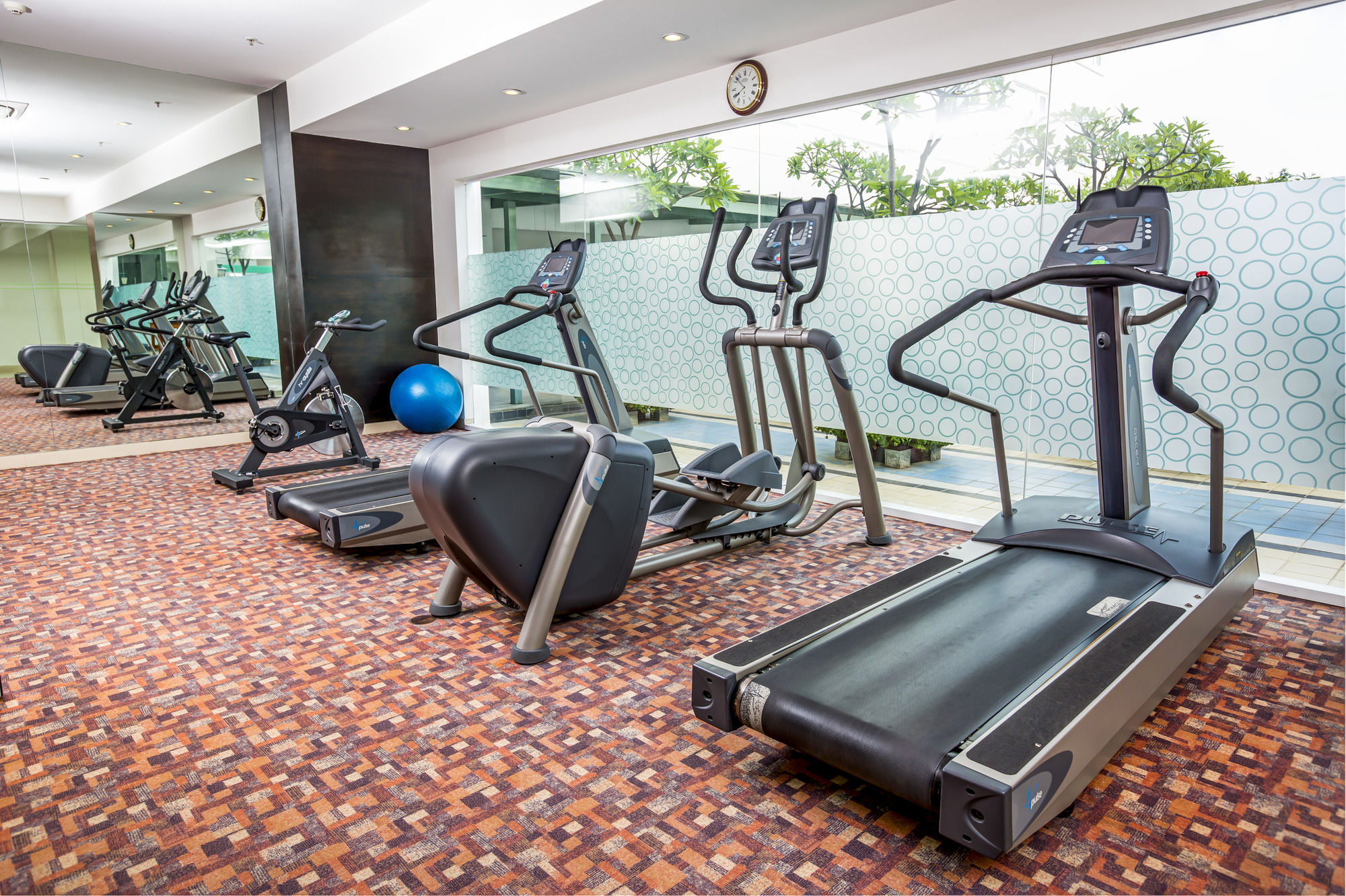 Kammasandra Radha Regent Electronic City מראה חיצוני תמונה
