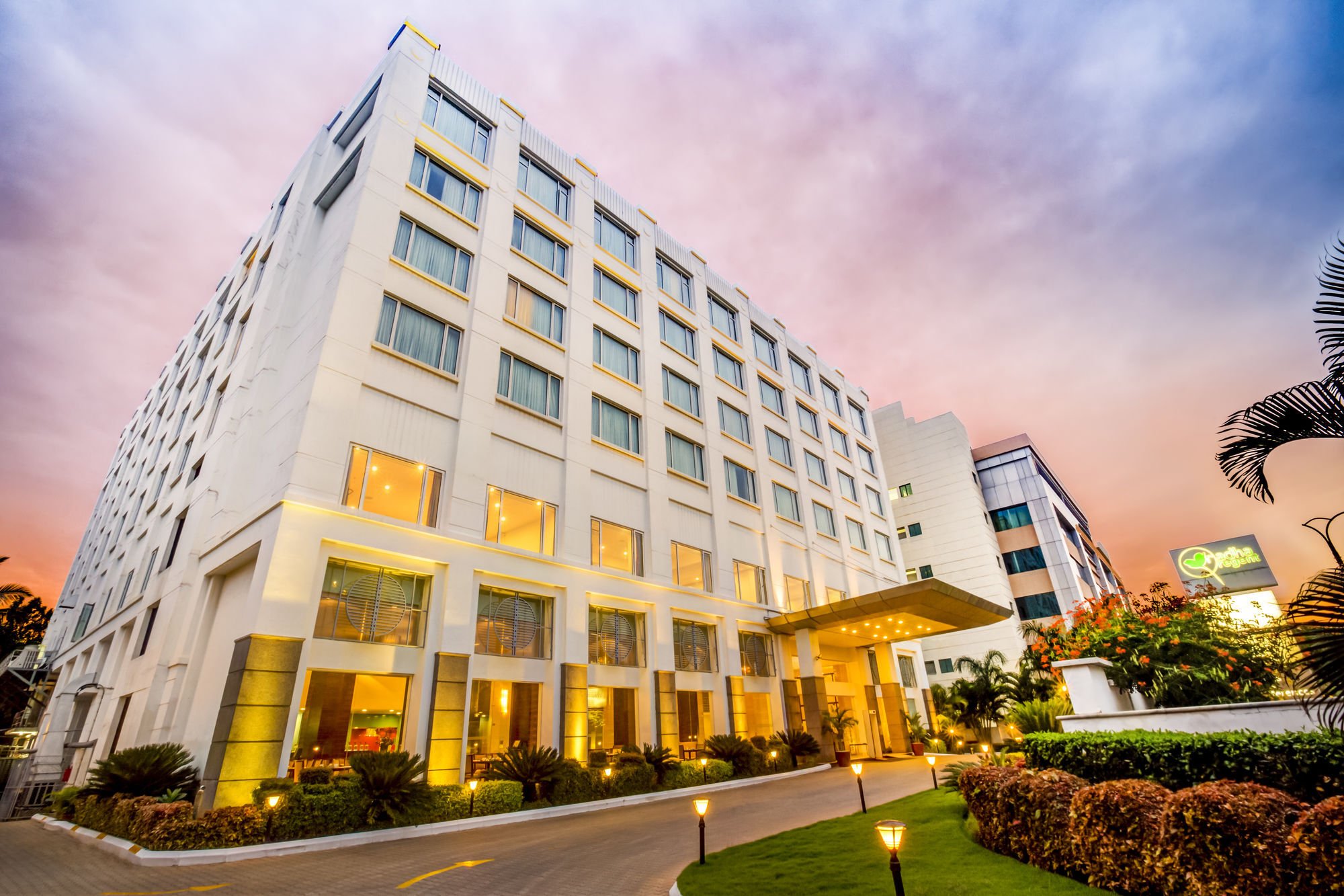 Kammasandra Radha Regent Electronic City מראה חיצוני תמונה